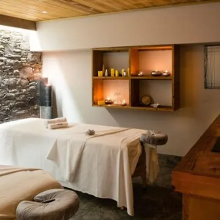 Hotel Fer à Cheval 5*