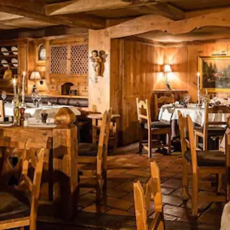 Fer A Cheval Hotell