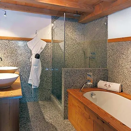Fer A Cheval Hotell 5*